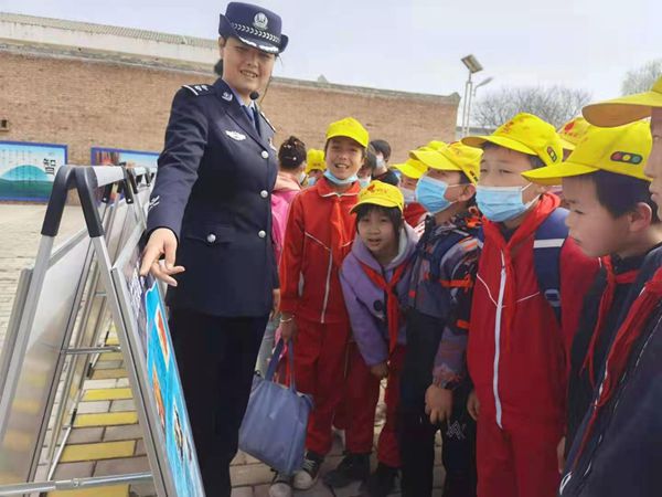6禁毒宣传进校园.jpg